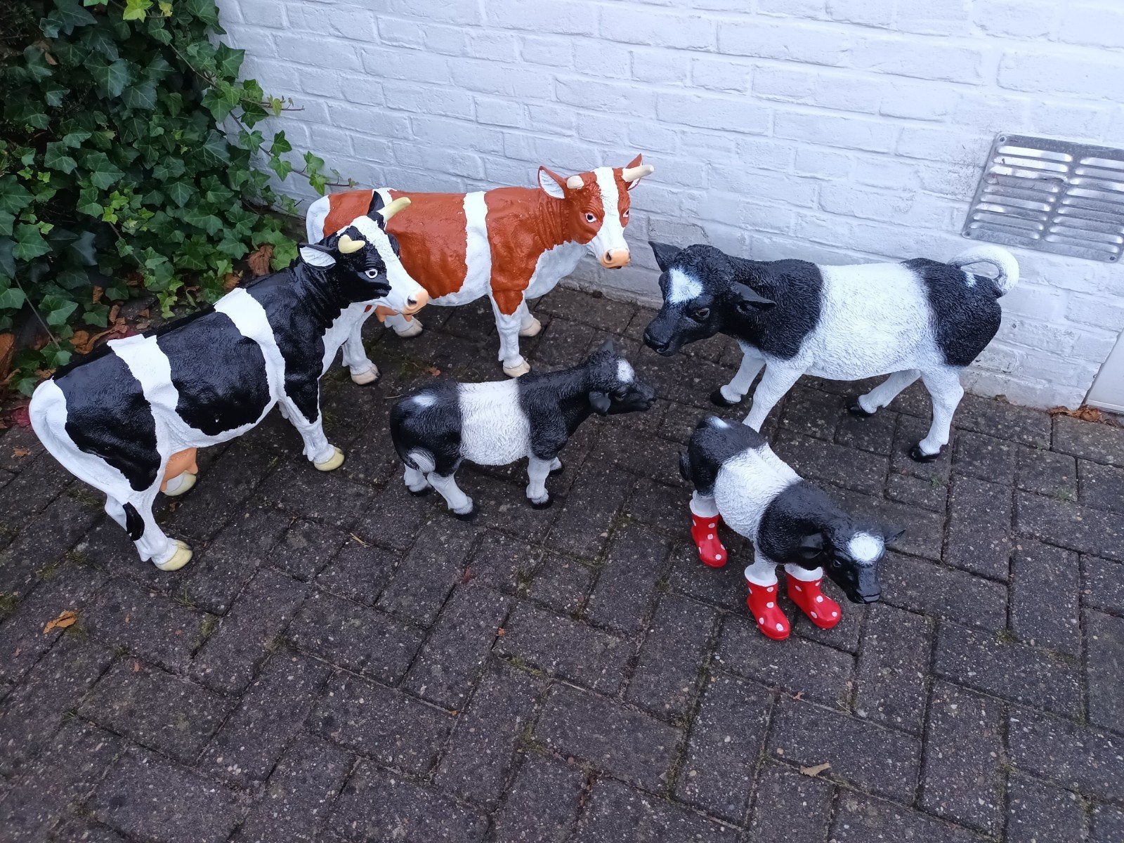 Nieuwe Beelden koeien en kalfjes, Ophalen, Nieuw, Kunststof