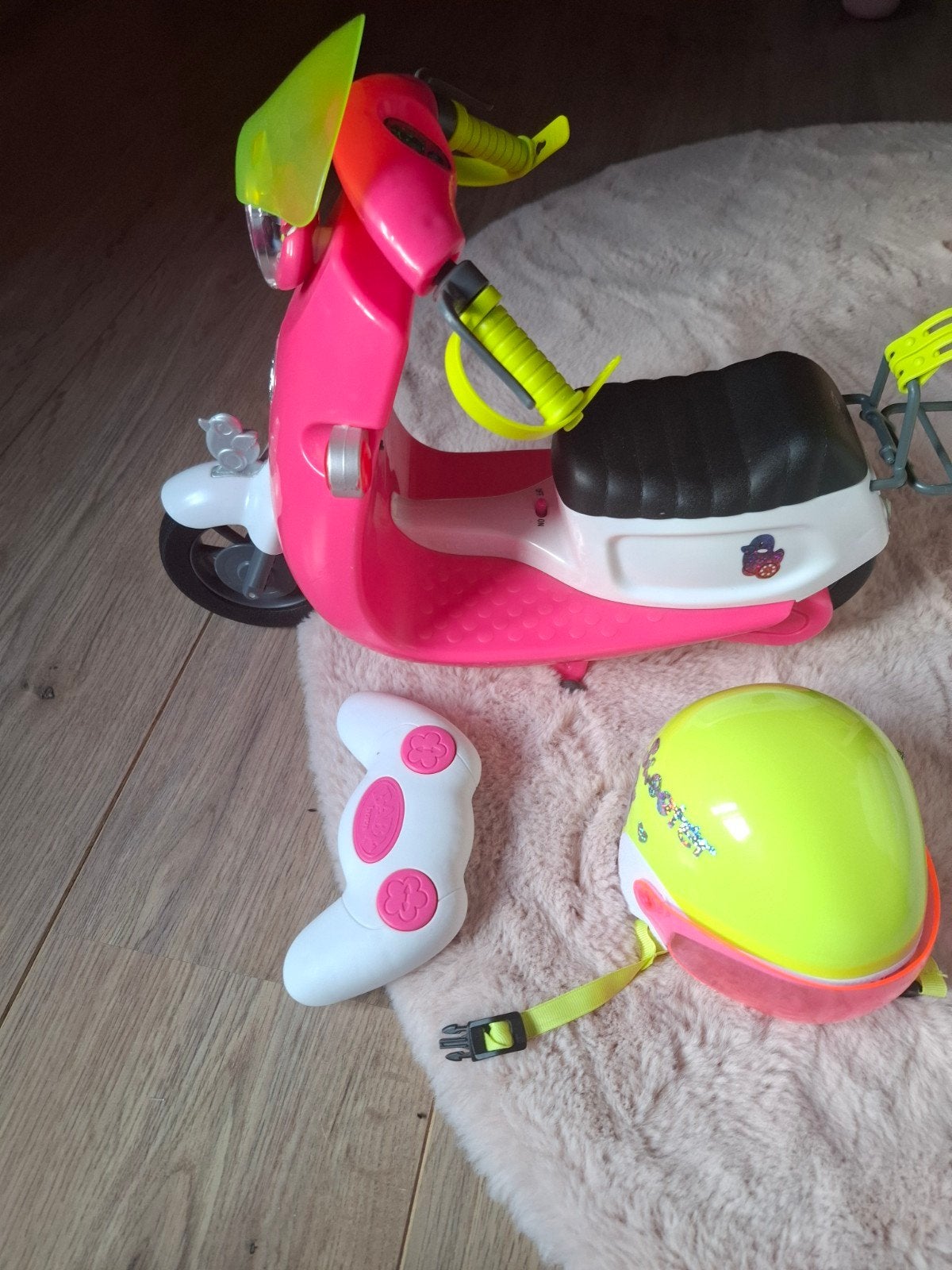 Baby born afstandbestuurbare Roze speelgoedscooter, Ophalen, Zo goed als nieuw, Afstandsbediening