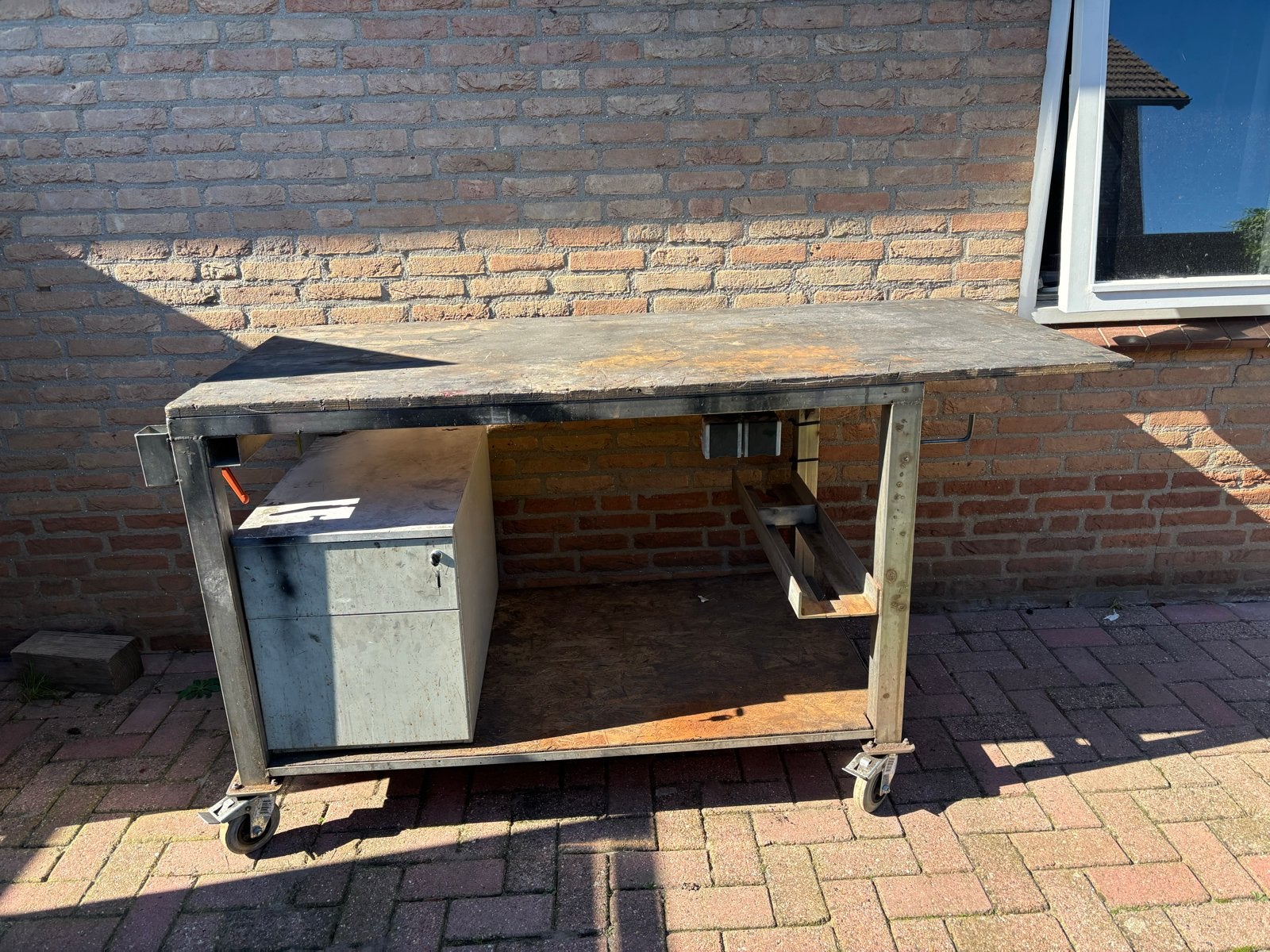 Robuuste RVS Werkbank op Wielen met Houten Blad, Ophalen, Gebruikt, 170 cm of meer, Bankschroef