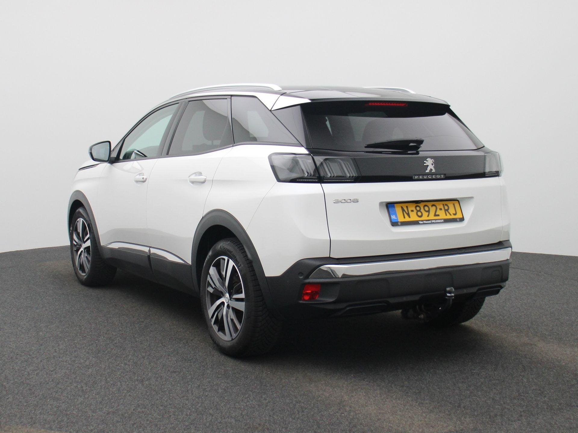 Peugeot 3008 1.2 PureTech Blue Lease Allure | TREKHAAK | NAV, 12 maanden, 1199 cc, Leder en Stof, Wit