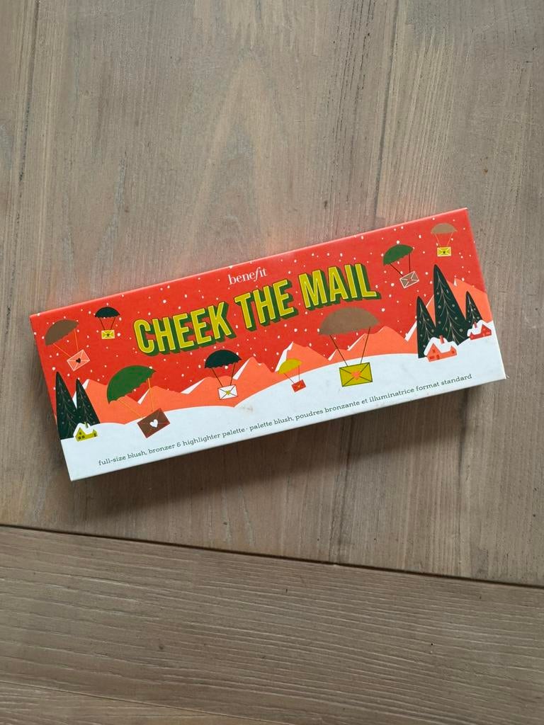 Benefit cheek de mail hoola cookie terra pallete, Ophalen of Verzenden, Zo goed als nieuw, Gehele gezicht