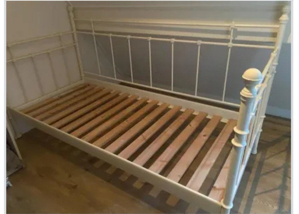 Ikea wit spijlen bedbank, Huis en Inrichting, 90 cm, Eenpersoons, Wit, Ophalen of Verzenden