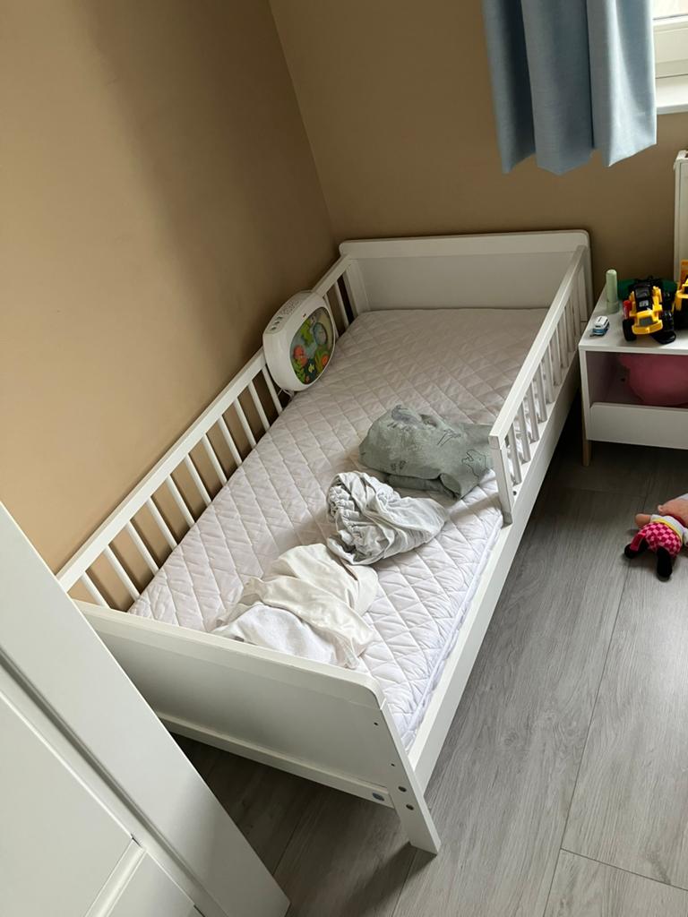 Wit  Petit Amelie kinderbed 140x70, Kinderen en Baby's, Kinderkamer | Bedden, Ophalen, 70 tot 85 cm, 140 tot 160 cm, Zo goed als nieuw