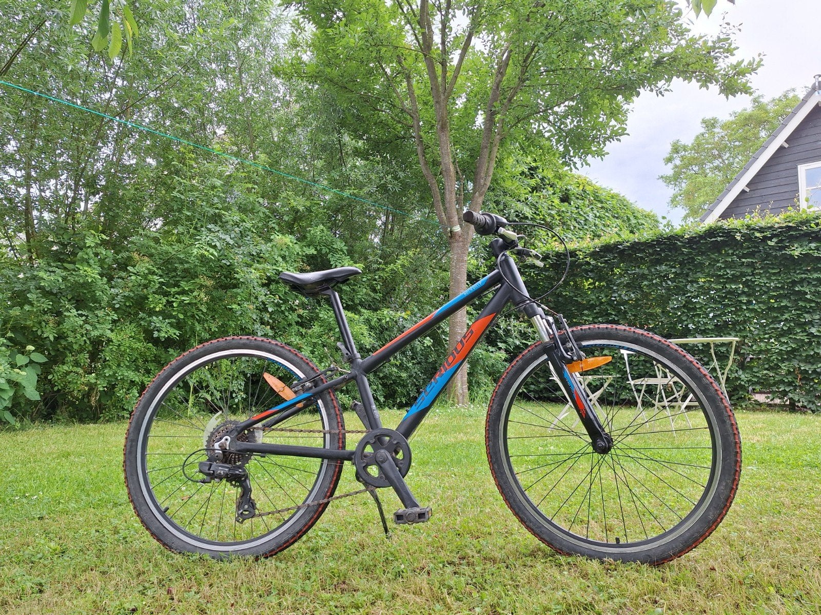 Serious cycles Rockville mountainbike 7 versnellingen, 24 inch of meer, Gebruikt, Staal, Velgrem