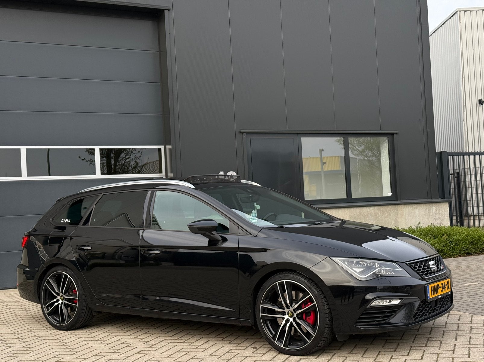 Seat Leon Cupra 2.0 TSI 300PK Pano/Virtual/keyless/Carplay, Auto's, Seat, Zwart, 4 cilinders, 1984 cc, Leon
