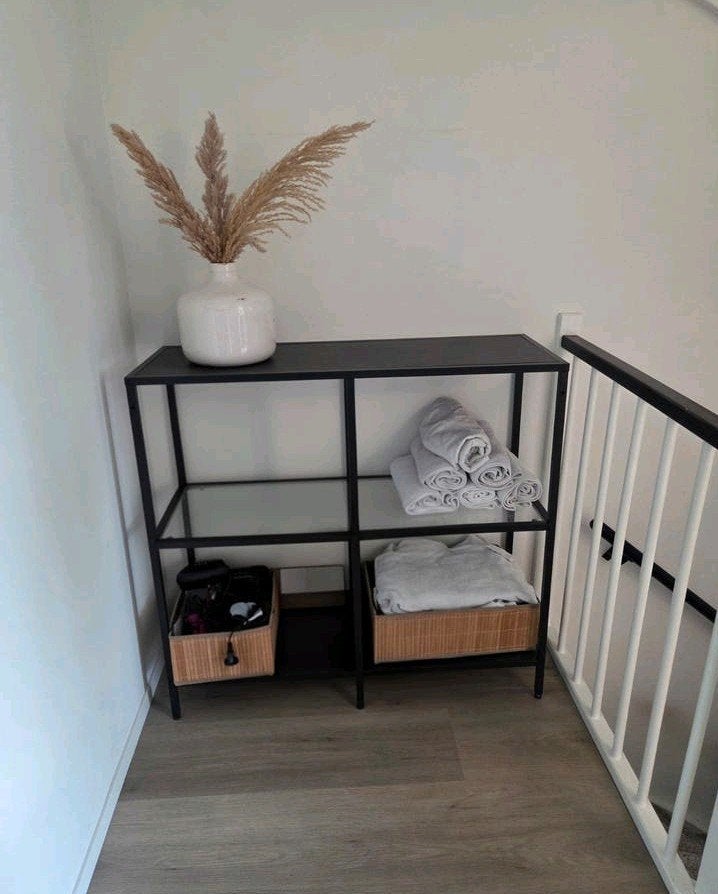 IKEA VITTSJÖ, Stellingkast, zwartbruin/glas, 100x93 cm, Ophalen, Zo goed als nieuw