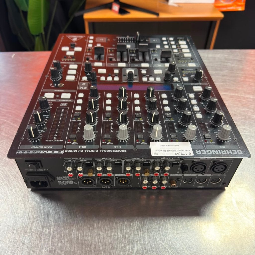 Behringer DDM4000 DJ-mixer, Muziek en Instrumenten, Mengpanelen, Behringer, Zo goed als nieuw, Support@behringer.com, Behringer (Music Tribe)
Musikhausstraße 1
94060 Pocking
Germany