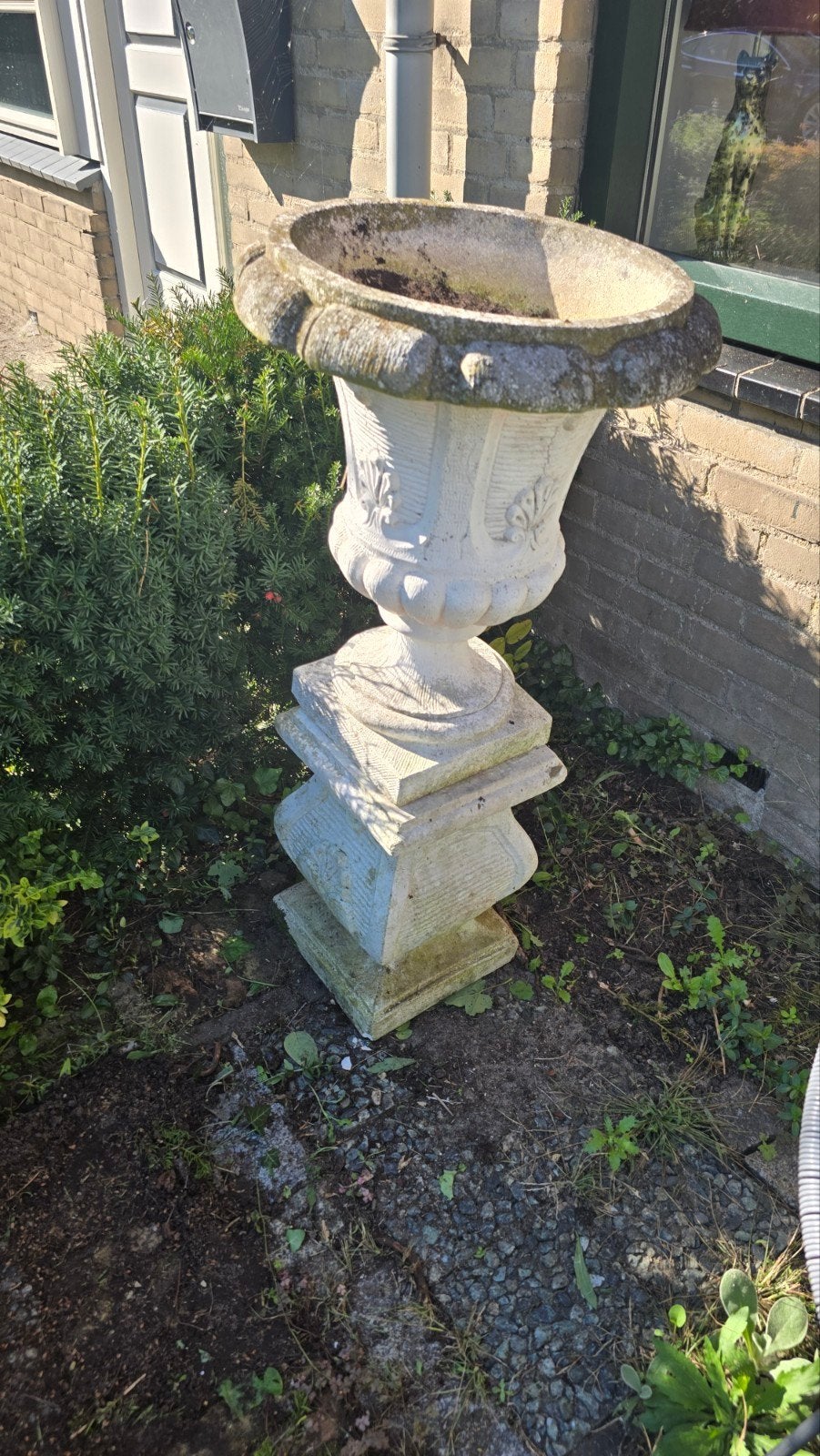 Decoratieve plantenbak en paaltje voor in de tuin, Tuin en Terras, Ophalen, Gebruikt, Beton, 60 cm of meer