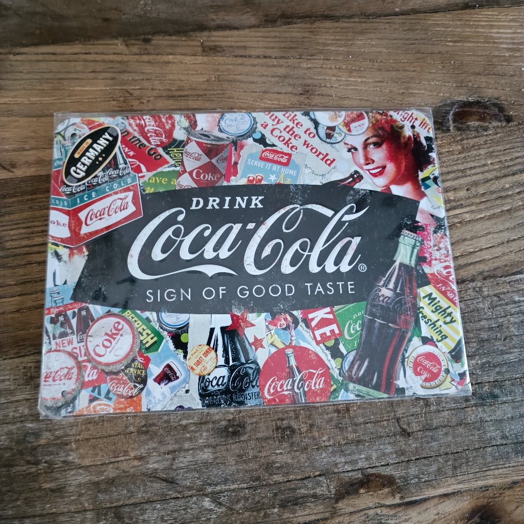 Coca Cola Collage Metalen wandbord in reliëf 15 x 20 cm, Verzamelen, Merken en Reclamevoorwerpen, Reclamebord, Ophalen of Verzenden