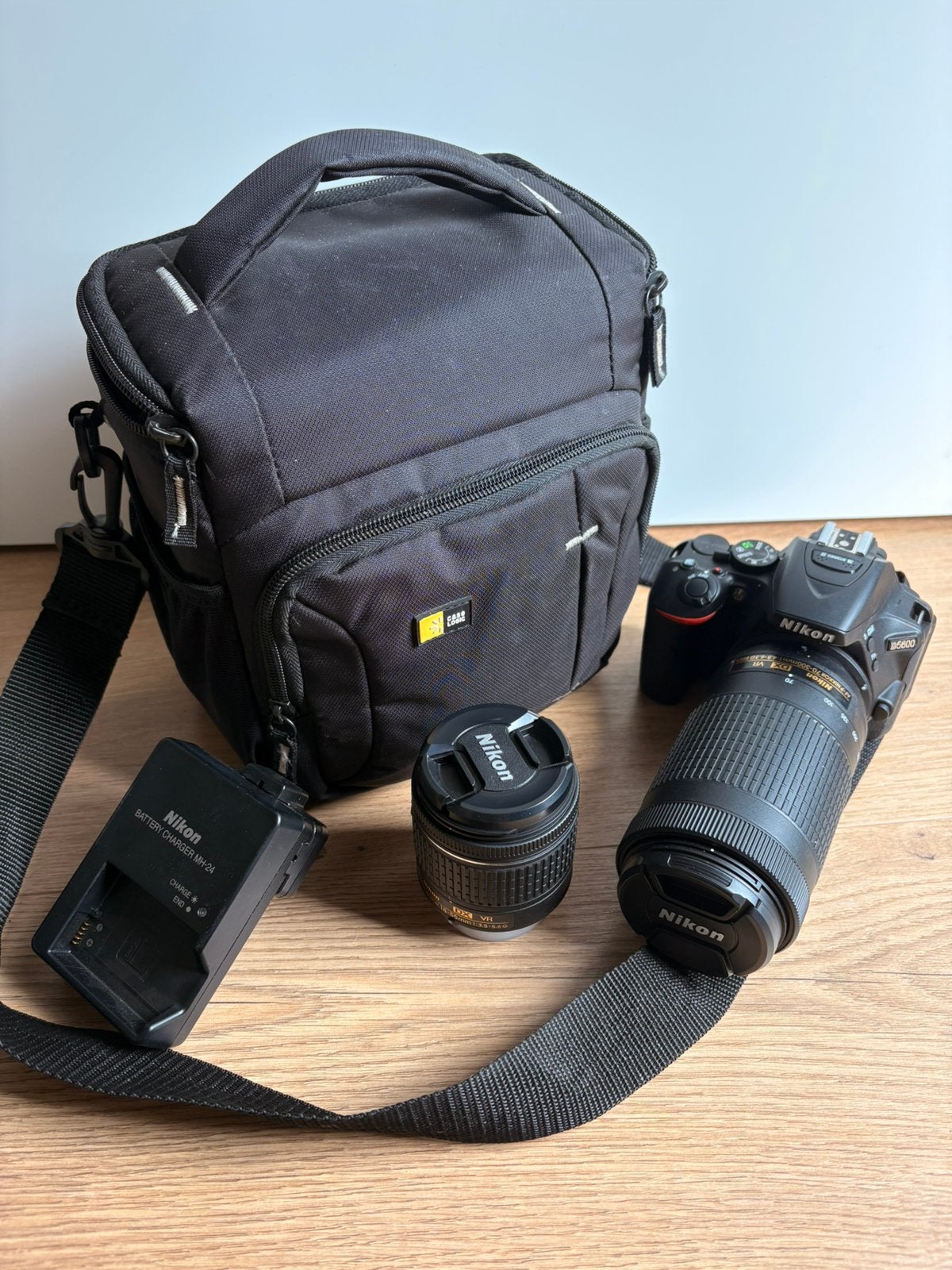 Nicon d5600 + twee lenzen, Spiegelreflex, Ophalen of Verzenden, Zo goed als nieuw, Nikon