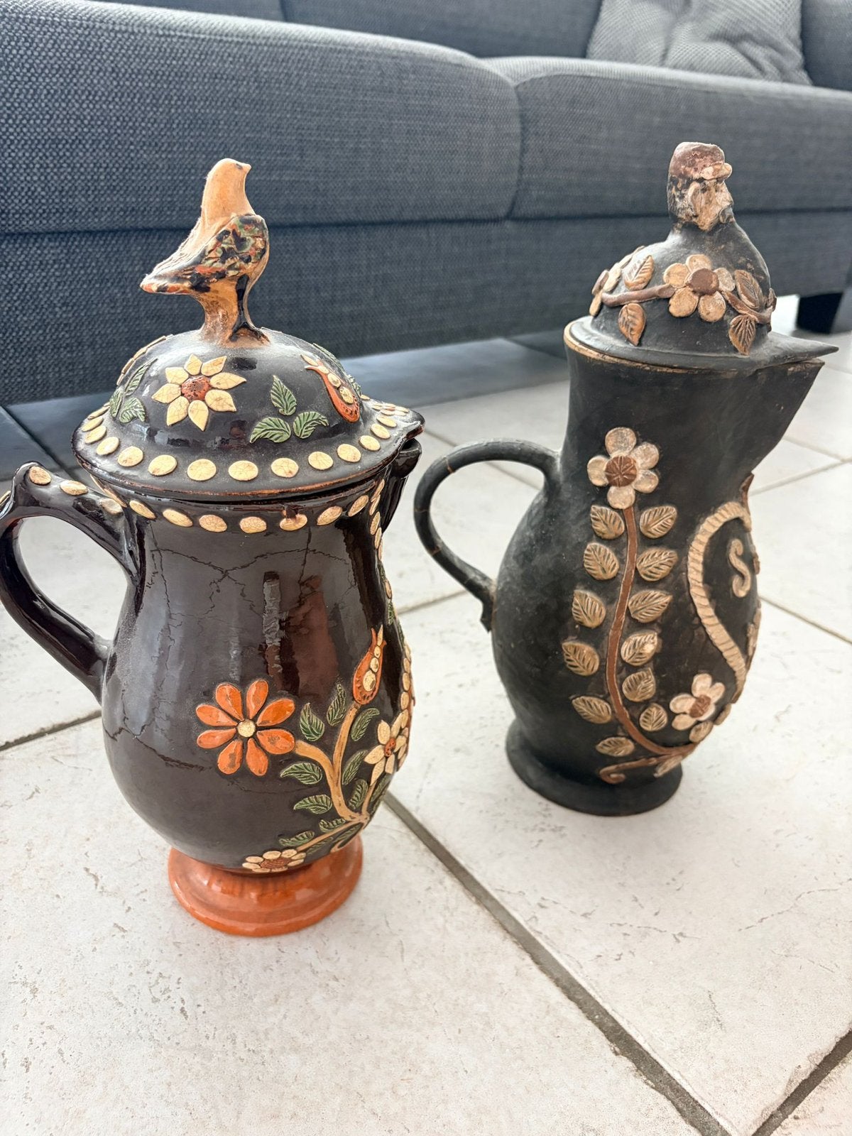 Set van 2 vintage handgemaakte aardewerk sier kannen, Ophalen