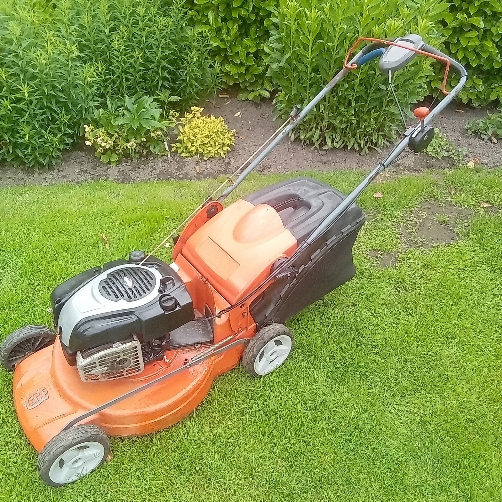 Husqvarna grasmaaier zelfrijdend benzine maaier, Ophalen, Cirkelmaaier, Gebruikt, 40 t/m 49 cm