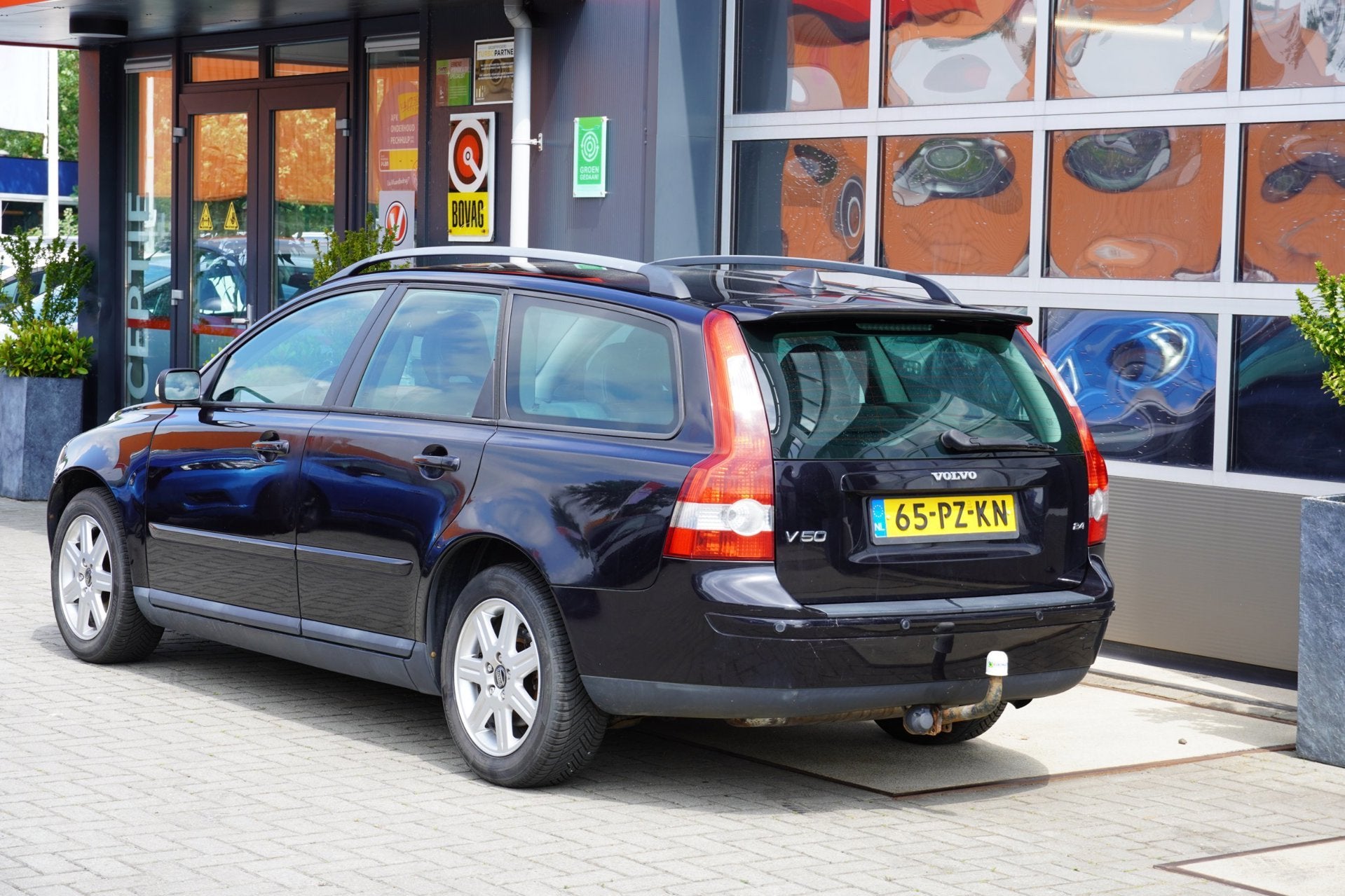 Volvo V50 2.4 Summum, Gebruikt, 700 kg, Zwart, Origineel Nederlands
