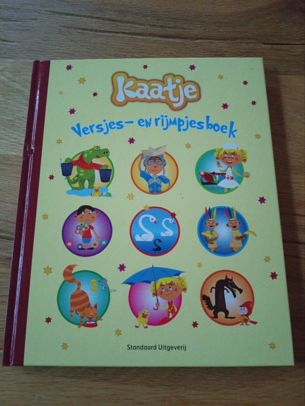 Kaatje Versjes- en Rijmpjesboek - Standaard Uitgeverij, Boeken, Onbekend, Ophalen of Verzenden, 0 tot 6 maanden, Zo goed als nieuw