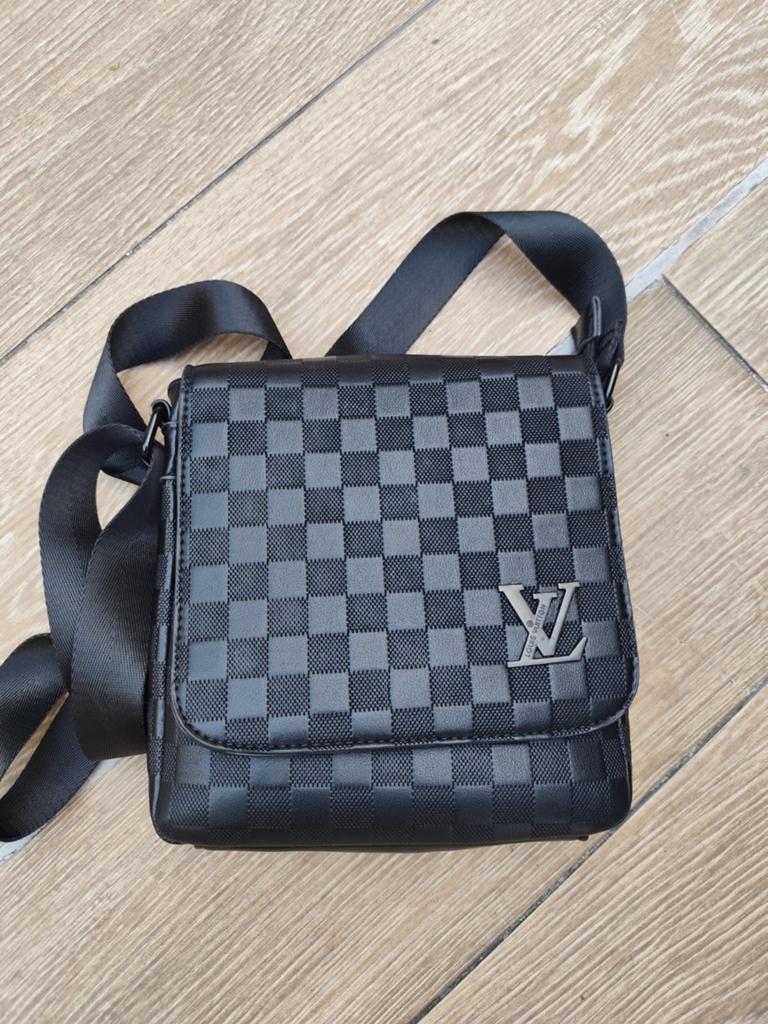 Louis Vuitton schouder tas te koop, Ophalen of Verzenden, Zo goed als nieuw, Zwart, Overige merken