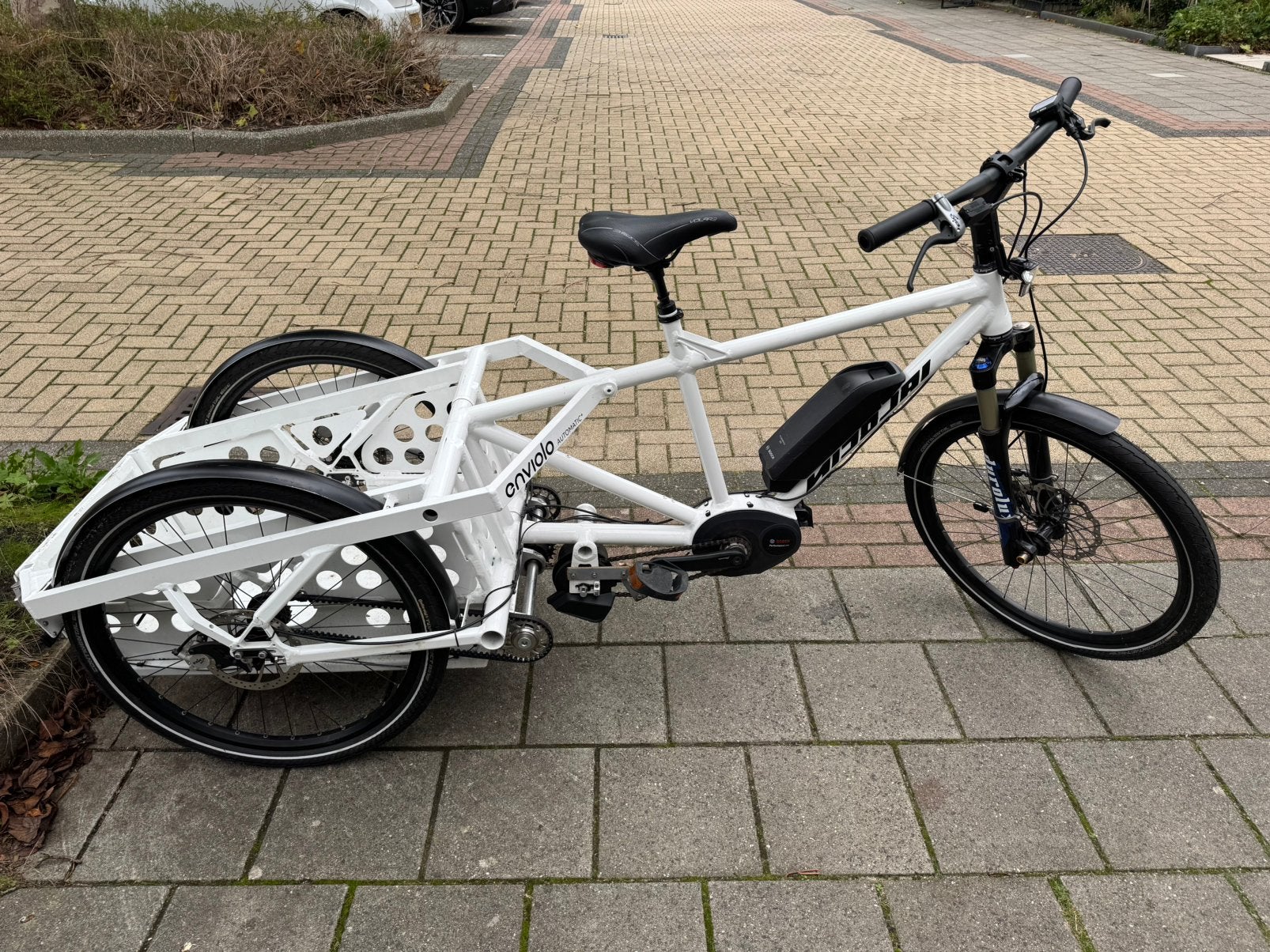 UNIEK ! Een bakfiets met 2 aangedreven wielen, slechts 544km, Goederen, Elektrisch, Zo goed als nieuw, Schijfrem