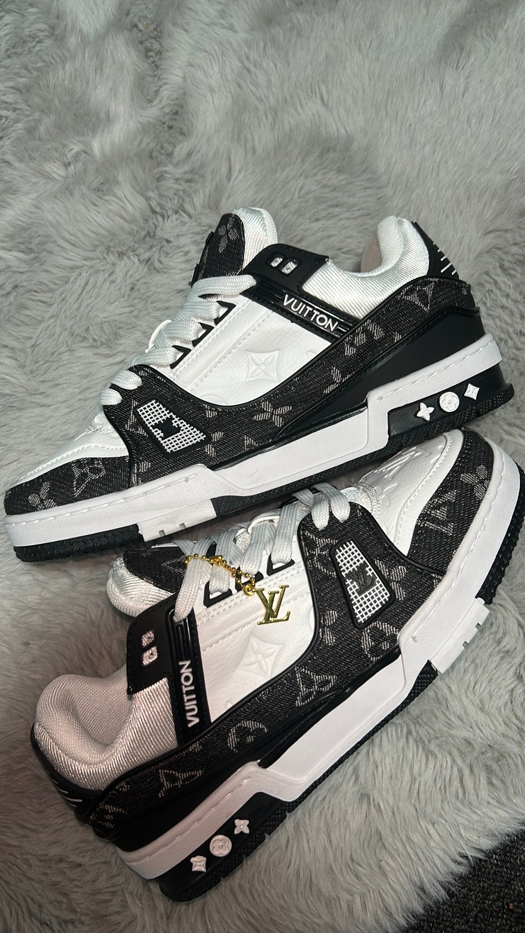 Louis vuitton maat 42, Zwart, Nieuw, Ophalen of Verzenden, Sneakers of Gympen