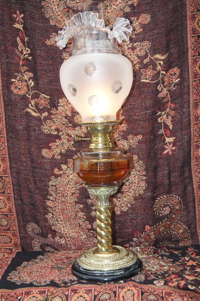 Petroleum lamp   (Staand, Antiek en Kunst, Ophalen of Verzenden