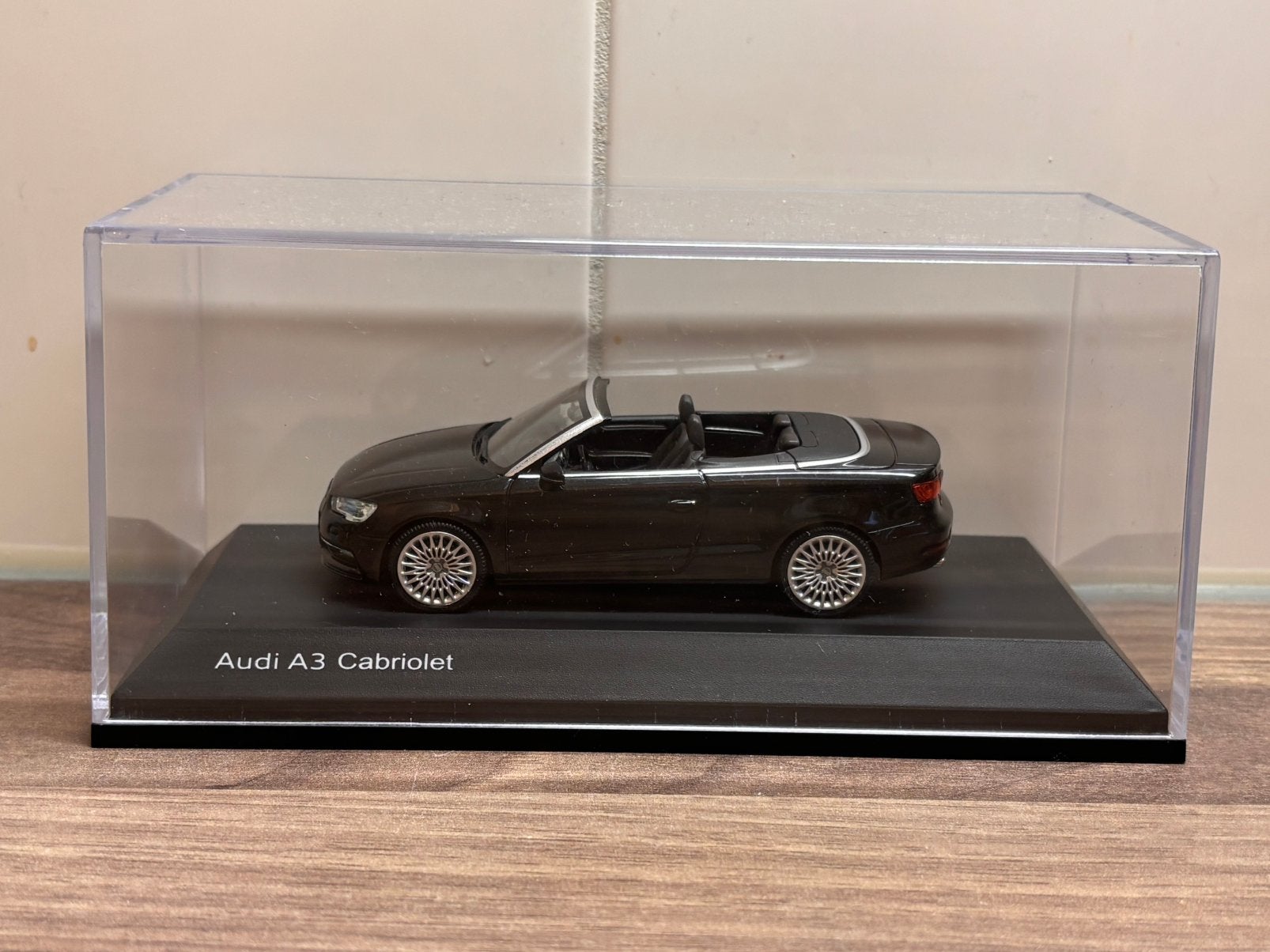 Audi A3 Cabriolet 2013 Zwart Herpa 1:43, Ophalen of Verzenden, Nieuw, Auto, Schuco