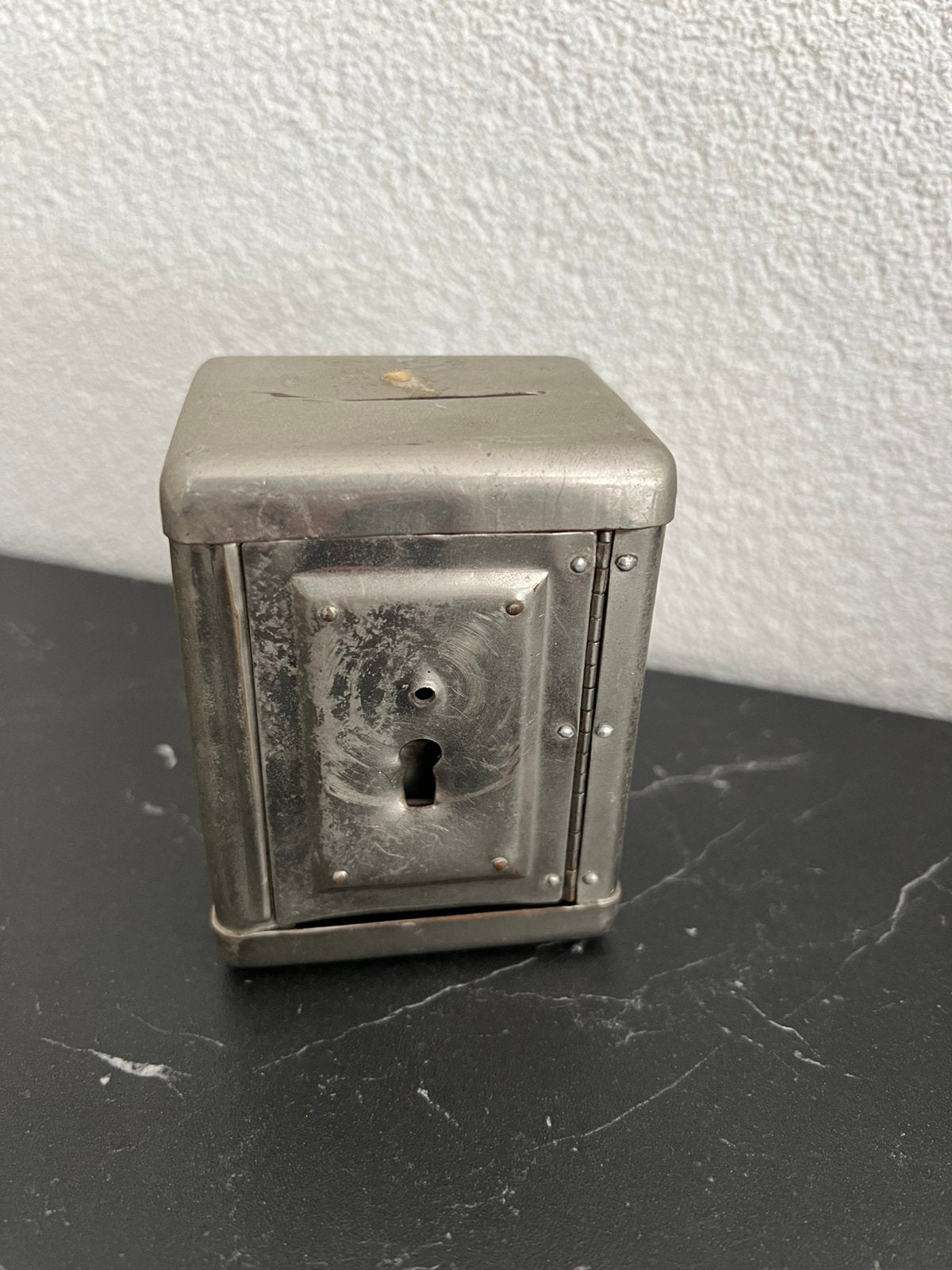 Metalen spaarpot kluis Embleem Walo Halfweg 214 7 x 9 x 5 cm, Ophalen of Verzenden, Zo goed als nieuw, Metaal of Blik, Overige thema's