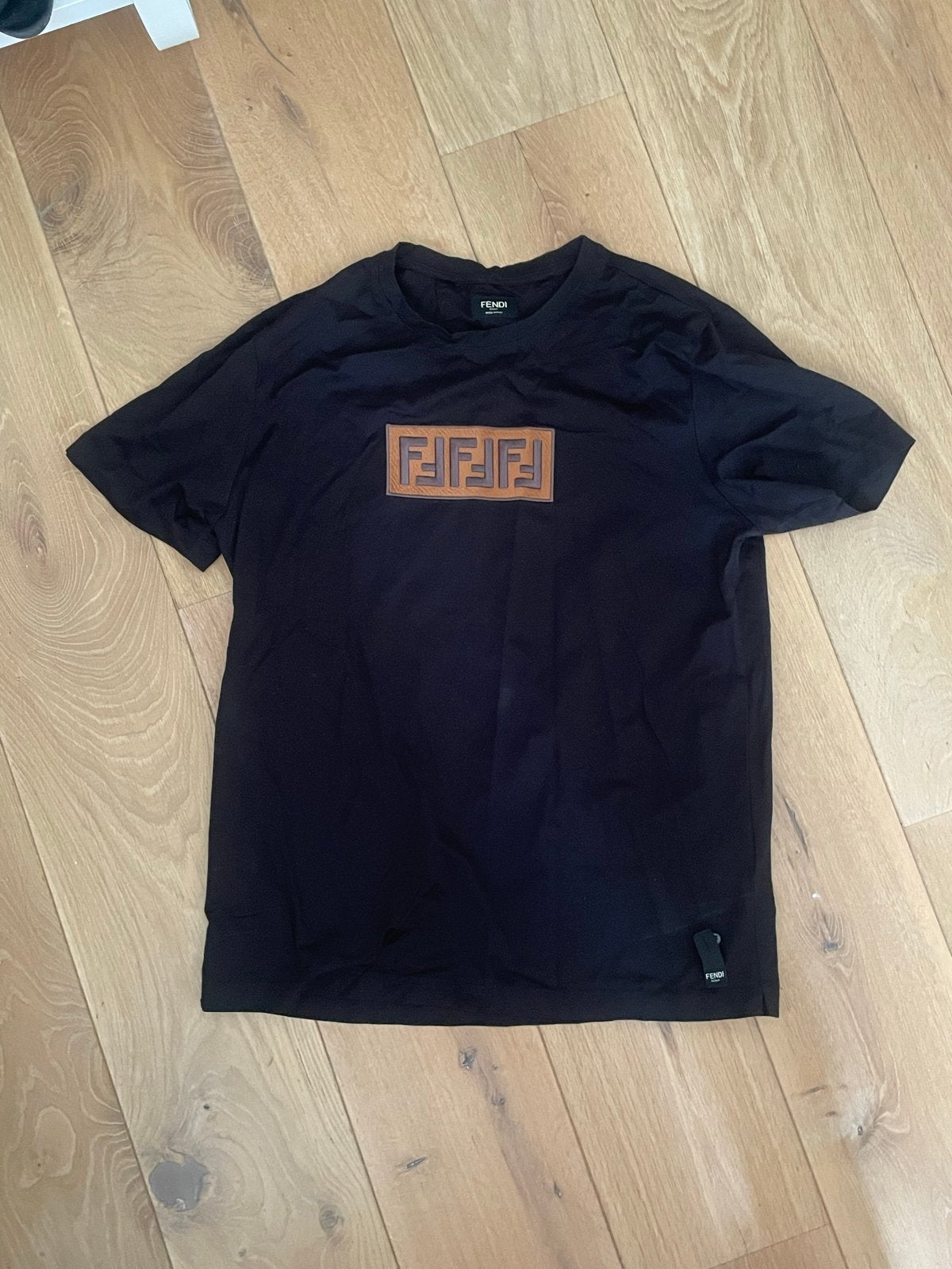 Zwart Fendi T-shirt met FF-logo (Orginal) M size, Ophalen of Verzenden, Zo goed als nieuw, Maat 48/50 (M), Zwart