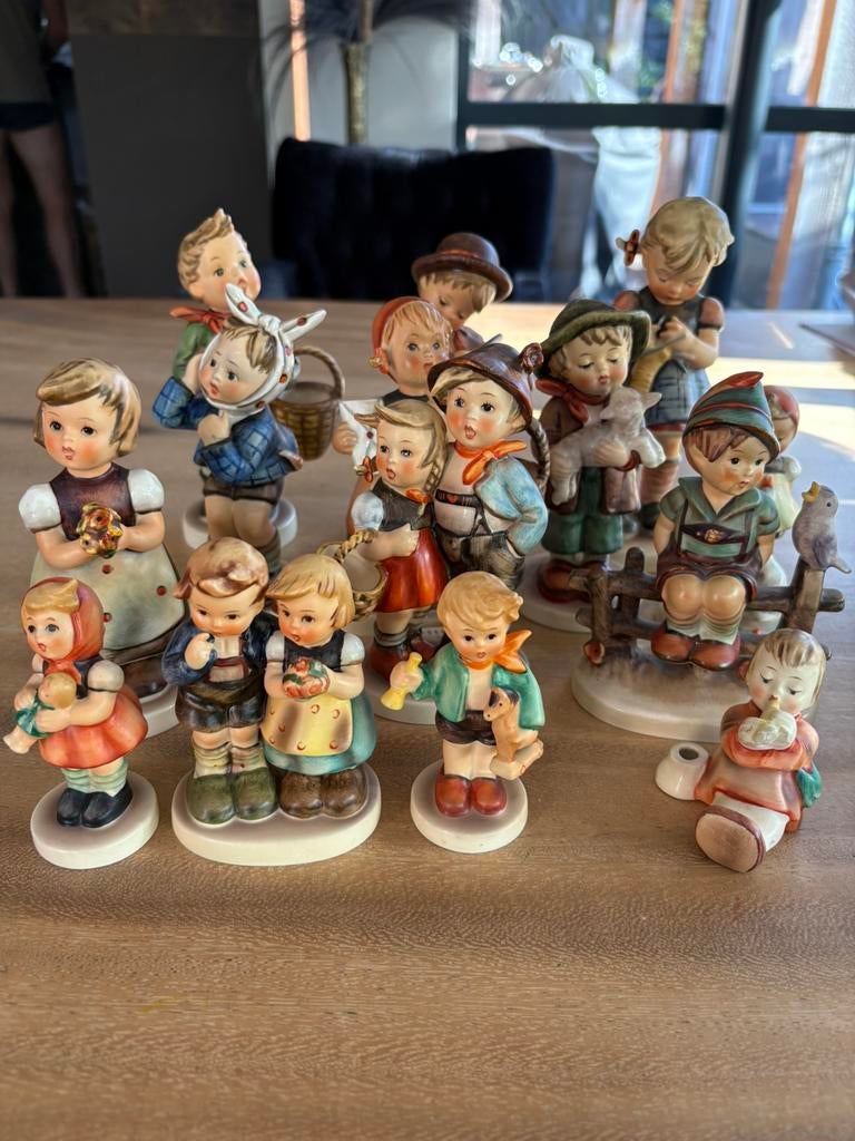 Grote collectie Hummel beeldjes van Goebel vintage, Verzamelen, Beelden en Beeldjes, Ophalen of Verzenden, Zo goed als nieuw, Hummel