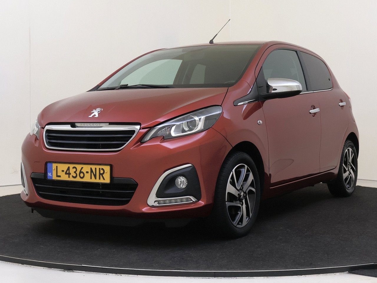 Peugeot 108 1.0 e-VTi Allure | Carplay | Camera | Climate Co, Gebruikt, 4 stoelen, Start-stop-systeem, Bedrijf