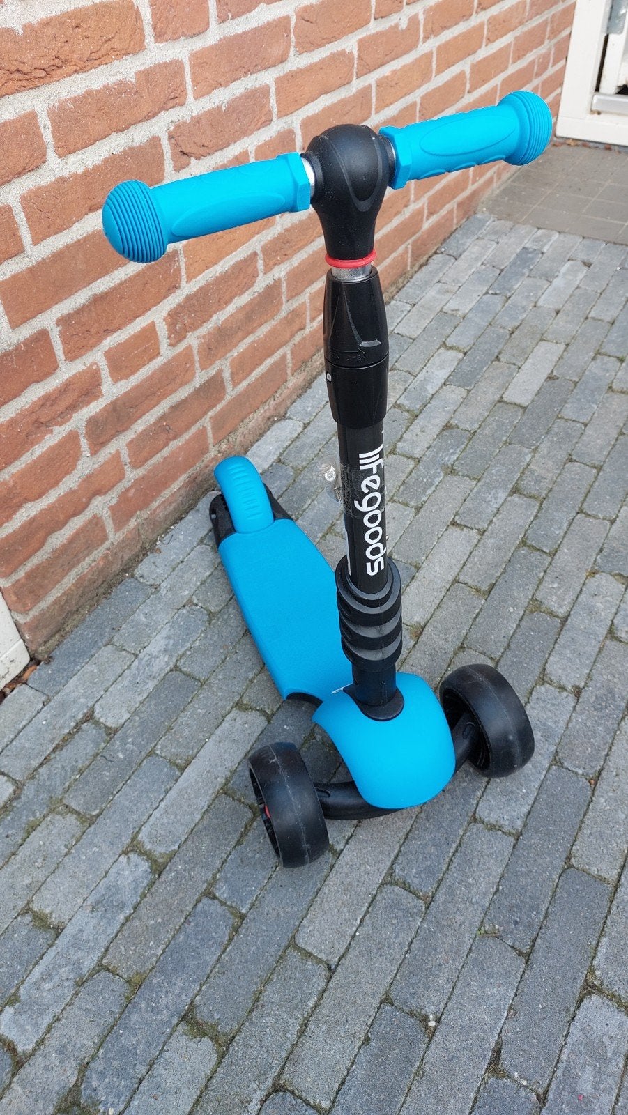 Nieuwe lifegoods kinderstep met led wielen., Ophalen of Verzenden, Gewone step