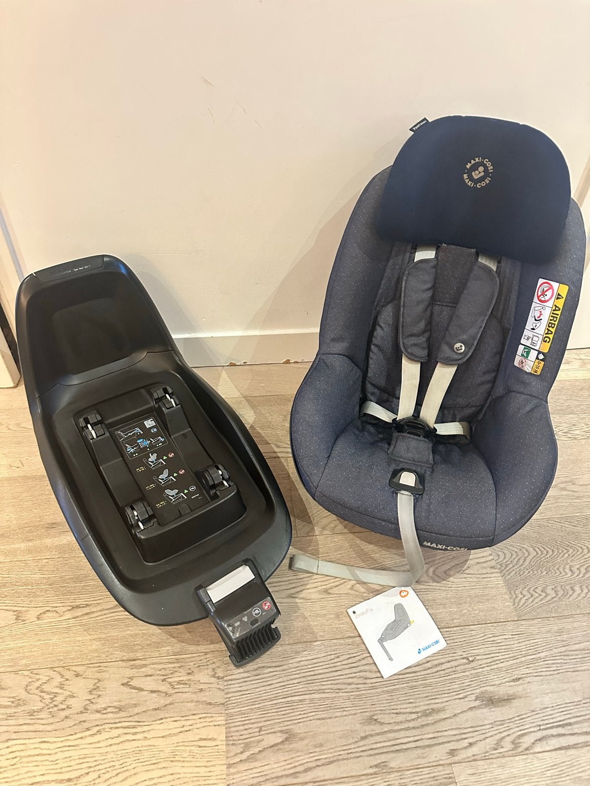 Maxi Cosi 2WayFix met Pearl Smart autostoel, Ophalen, Gebruikt, 0 t/m 18 kg, Verstelbare rugleuning