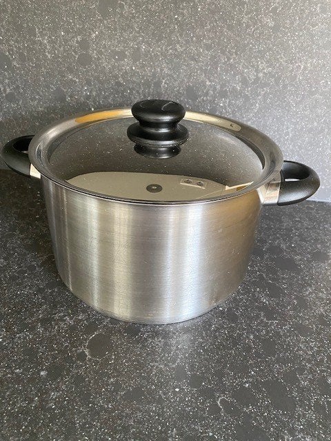 BK kookpan 6 liter in zeer goede staat, Met deksel, BK, Ophalen of Verzenden, Zo goed als nieuw