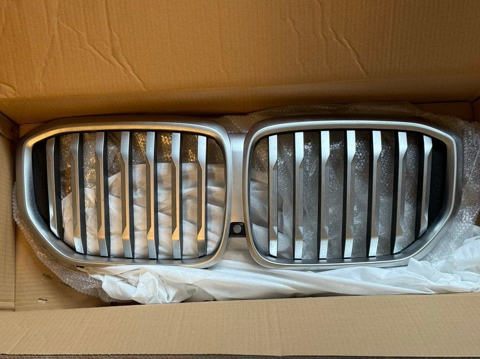 BMW X5 (G05) Nieren grille chroom 2023-heden - Nieuw in doos, Voor, Nieuw, Ophalen of Verzenden, Spatbord