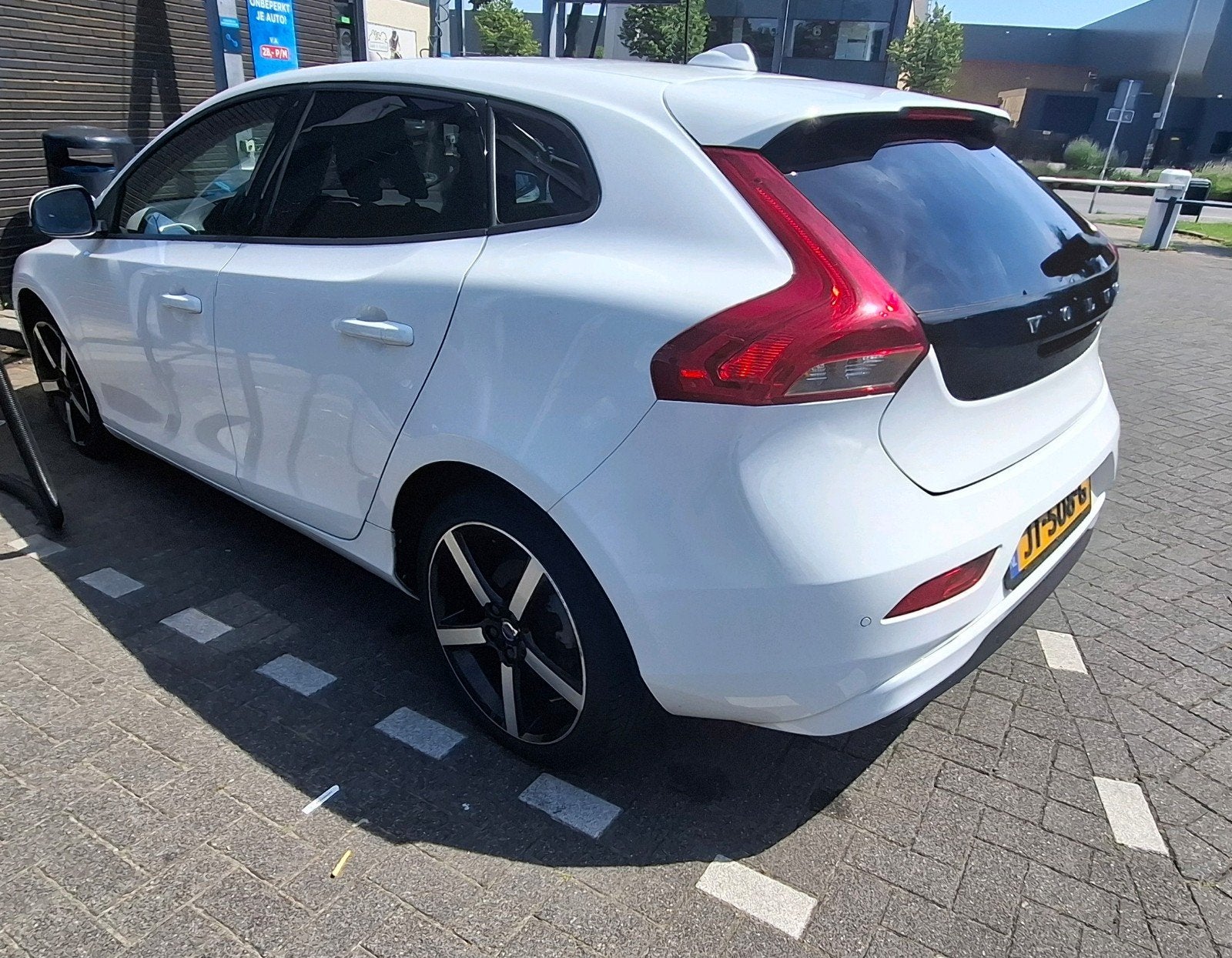 Volvo v40 D2 lederbekleding camera, Auto's, Voorwielaandrijving, 4 cilinders, 1969 cc, Wit