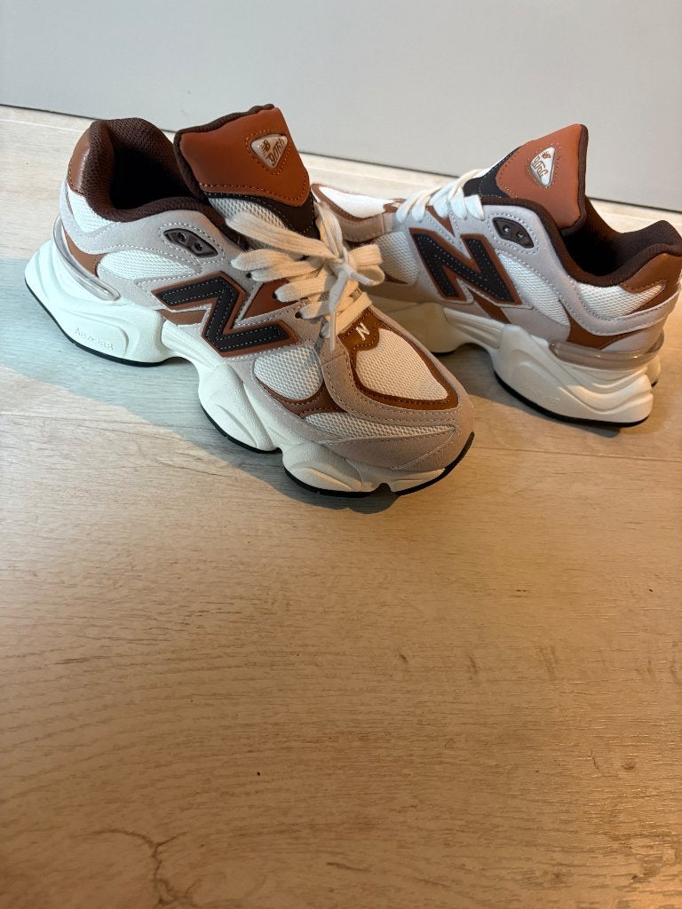 New Balance 9060, Bruin, New Balance, Nieuw, Ophalen of Verzenden