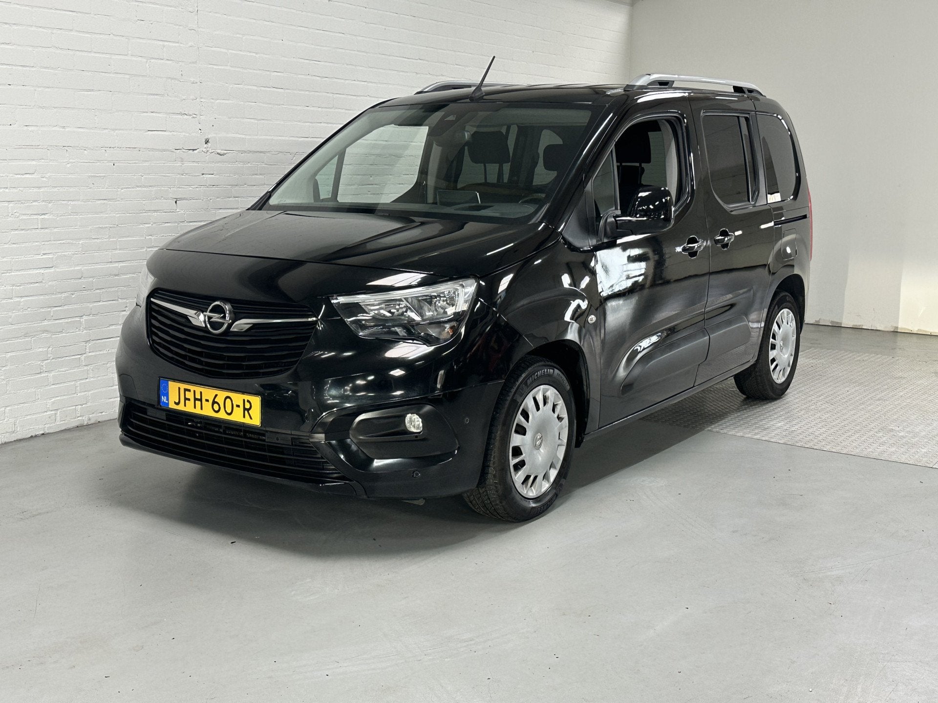 Opel Combo Tour 1.2 Turbo L1H1 Edition CLIMA /CRUISE/ CAMEA, Voorwielaandrijving, Stof, Gebruikt, Euro 6