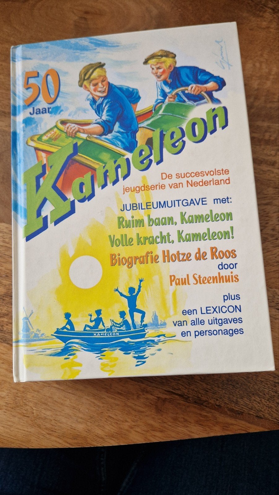 50 Jaar Kameleon - Jubileumuitgave met biografie, Boeken, Ophalen of Verzenden, Zo goed als nieuw, Hotze de Roos, Fictie