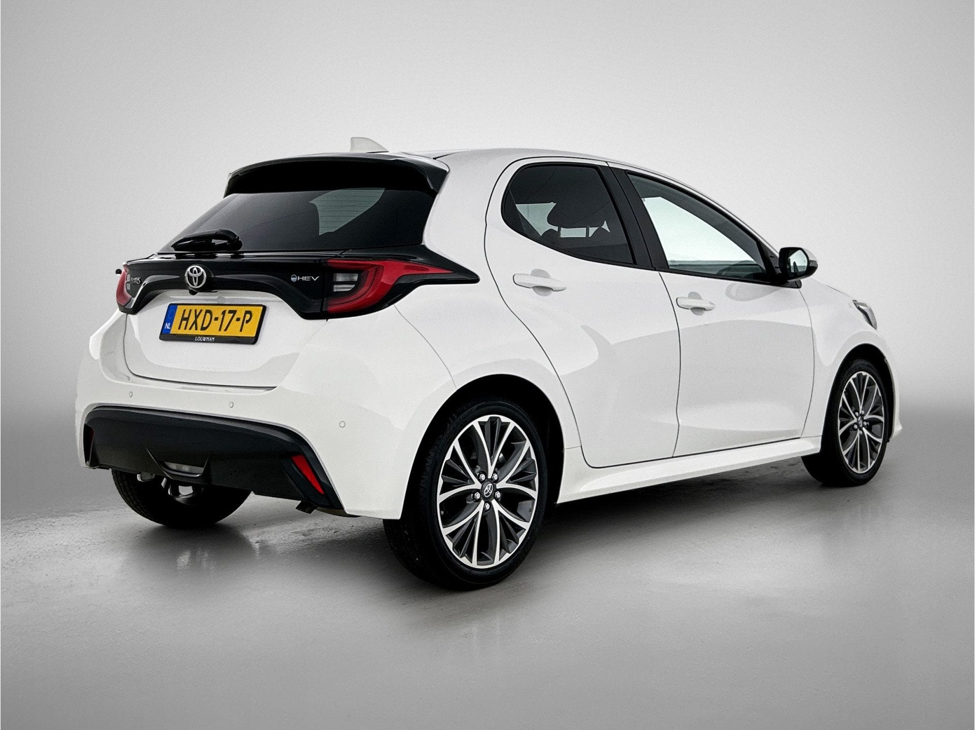 Toyota Yaris 1.5 Hybrid 130 Executive | BTW voertuig | Dodeh, 12 maanden, 450 kg, Gebruikt, Wit