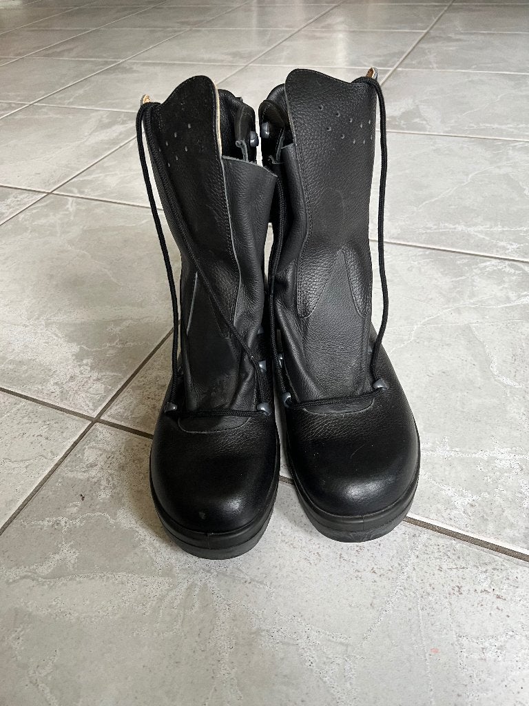 Nieuw paar legerlaarzen maat 305. 48, Verzenden, Nieuw, Schoenen
