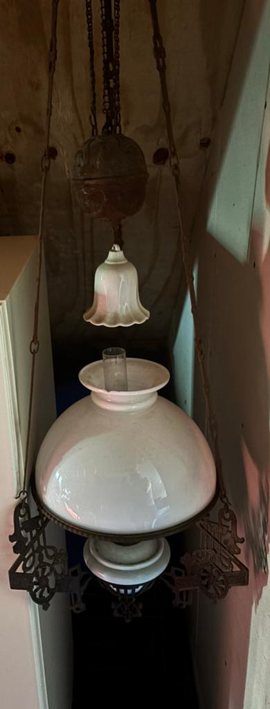 Antieken olielamp en koffiemolen, Ophalen