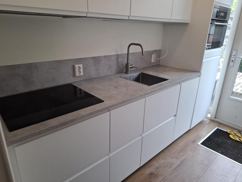 IKEA Keuken 2019 met Inductie, Koelkast, Oven, Afwasmachine, Huis en Inrichting, Keuken | Complete keukens, Ophalen, Gebruikt