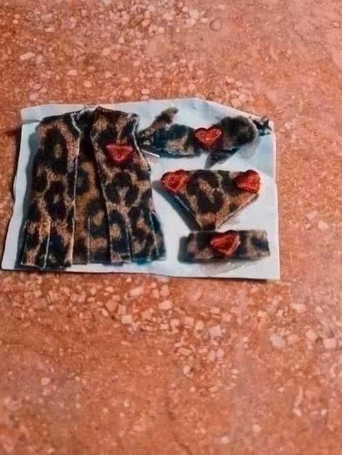 poppenhuis miniaturen lingerie setje tijger print, Ophalen of Verzenden, Nieuw, Poppenhuis