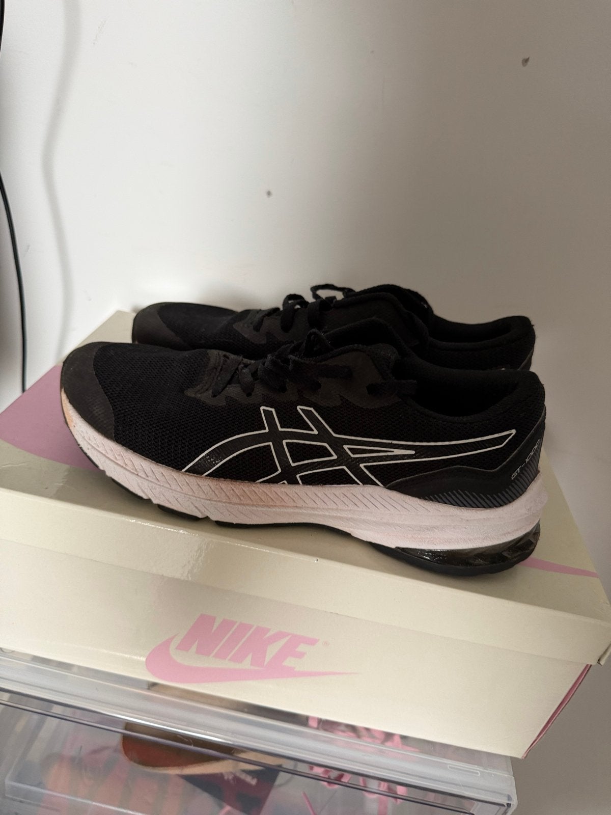 Bundel: Asics sportschoenen & Nike voetbalschoenen (mt 39/40, Verzenden, Gebruikt, Schoenen