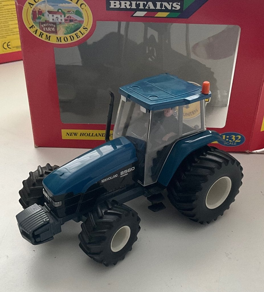 NEW HOLLAND 8560, Verzenden, Zo goed als nieuw, Tractor of Landbouw, Britains