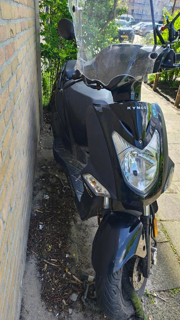 Een deffecte Brommer, Kymco Agility 50, Fietsen en Brommers, Scooters | Kymco, Ophalen, Gebruikt, Maximaal 45 km/u, 50 cc