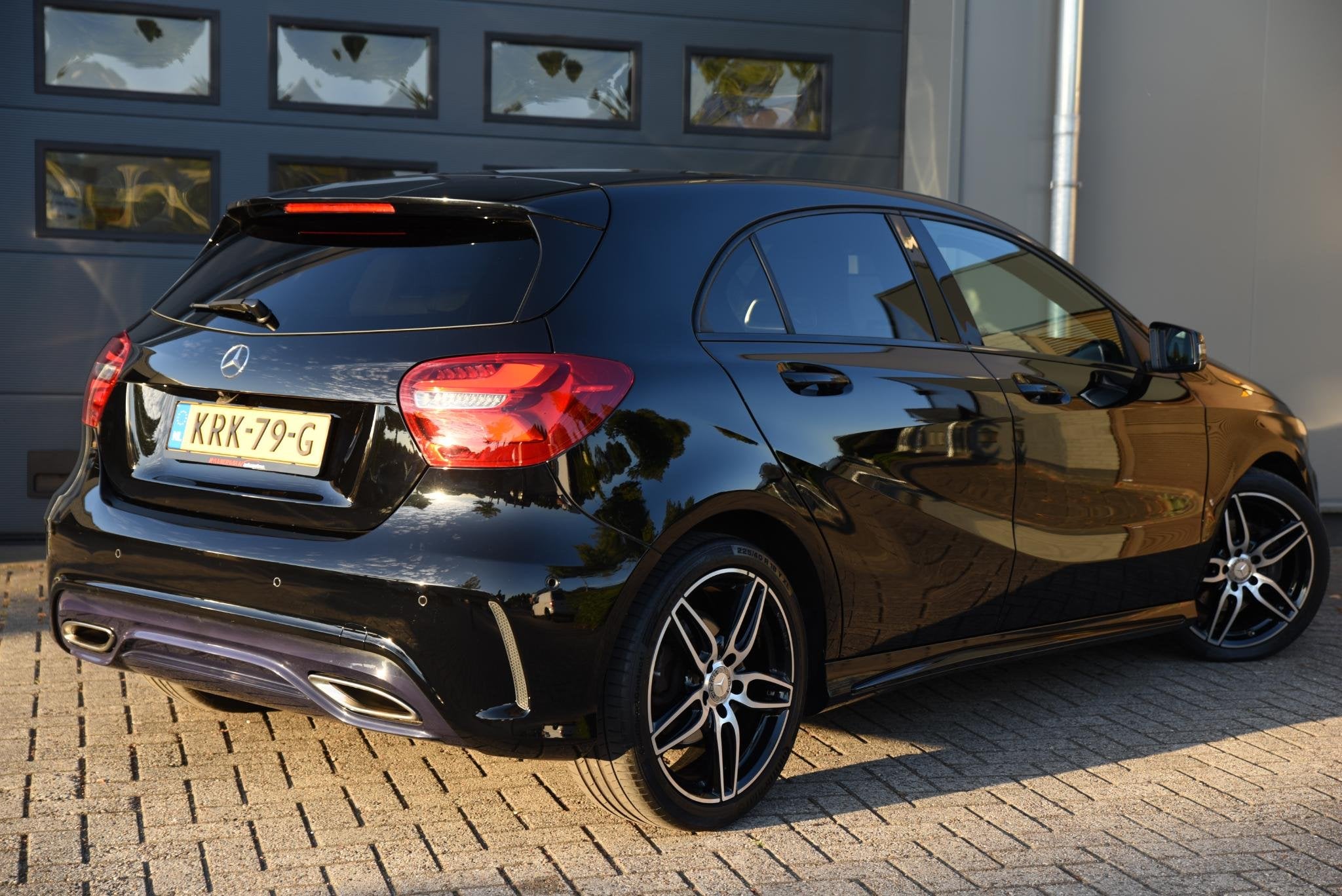 Mercedes-Benz A-klasse 180 Business Solution AMG, Auto's, Voorwielaandrijving, Gebruikt, Euro 6, 4 cilinders