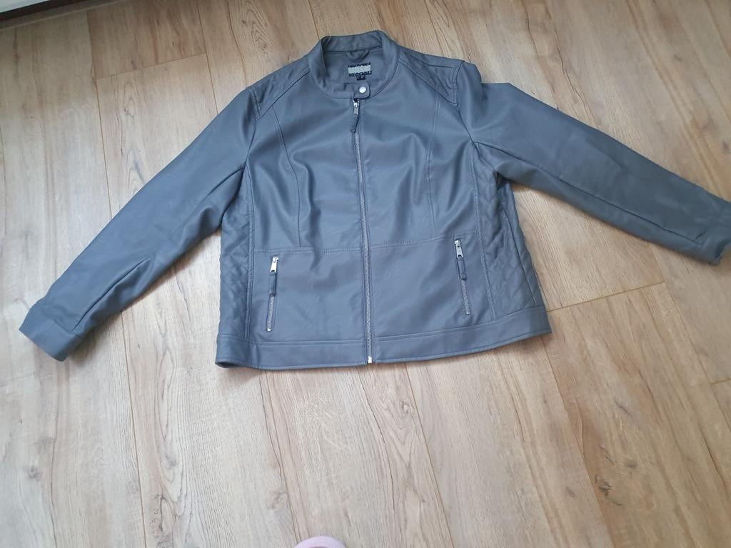 Kunst leer jasje maat 50, Kleding | Dames, Jasjes, Kostuums en Pakken, Ophalen of Verzenden, Zo goed als nieuw, Maat 46/48 (XL) of groter