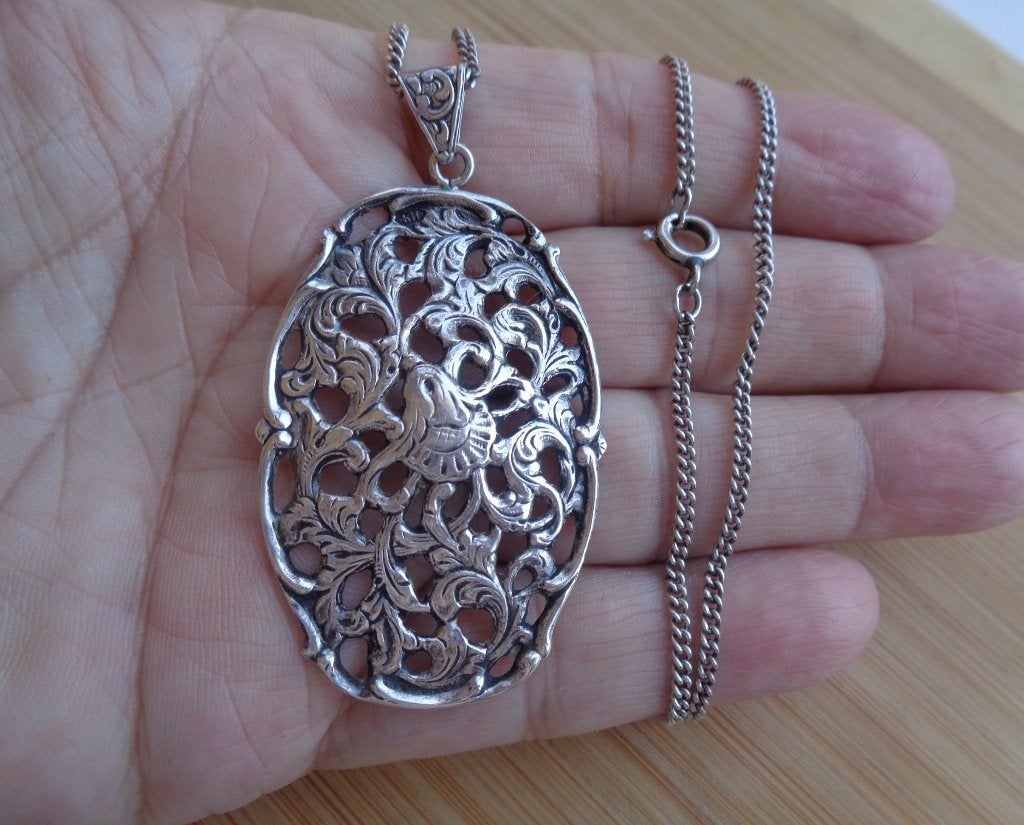 zilveren ketting met mooie Ajour hanger [860], Sieraden, Tassen en Uiterlijk, Antieke sieraden, Verzenden, Zilver, Ketting