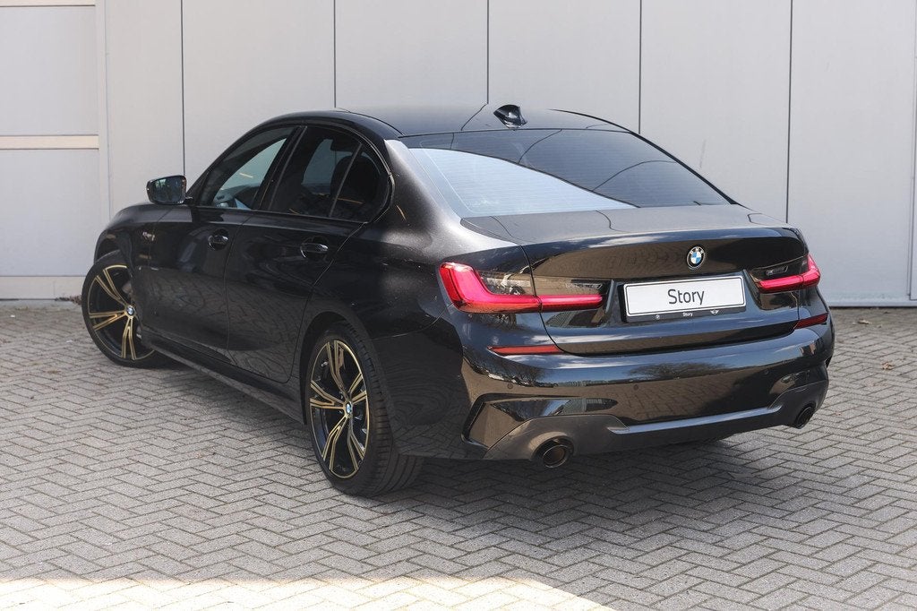 BMW 3 Serie 320i Executive M Sport Automaat / Sportstoelen /, Auto's, BMW, Achterwielaandrijving, Gebruikt, 4 cilinders, 1435 kg