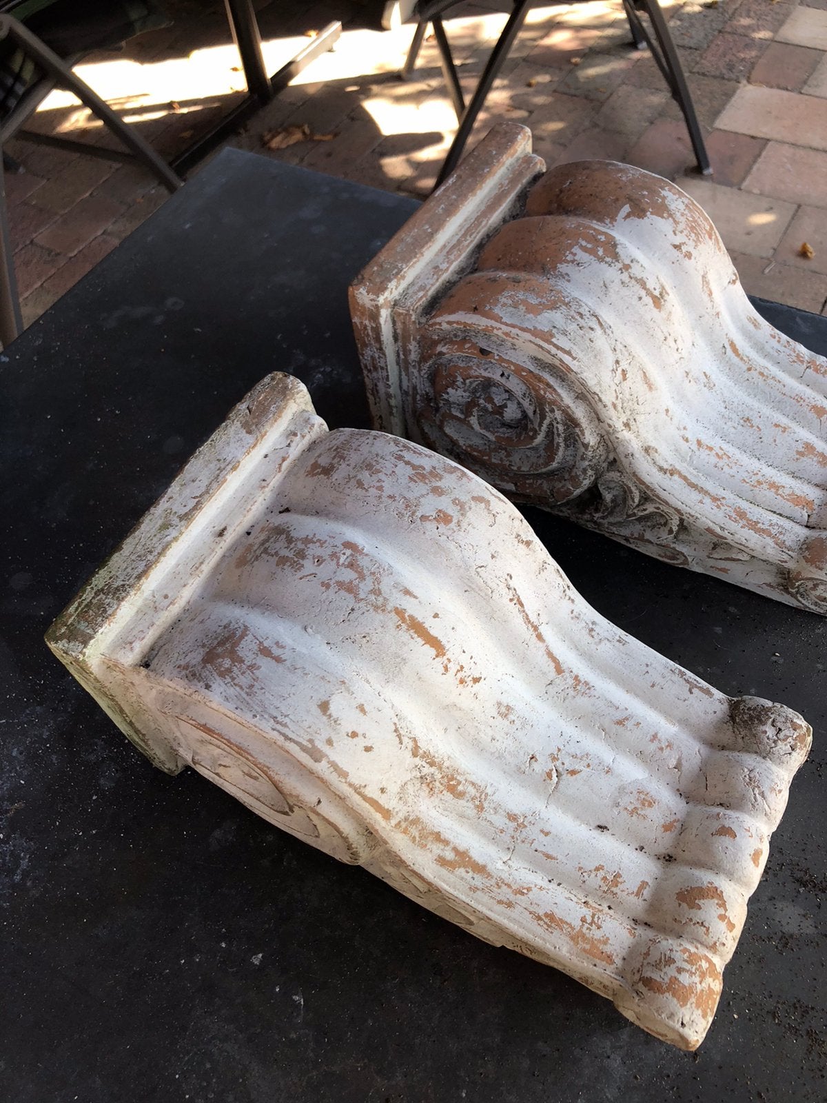 Te koop 2 terracotta consoles 29,5 hoog  €25,00, Tuin en Terras, Ophalen, Gebruikt, Steen, Overige typen