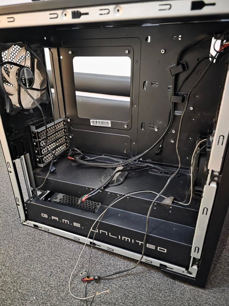 MSI MEG Infinite X PC Behuizing, Ophalen, Gebruikt