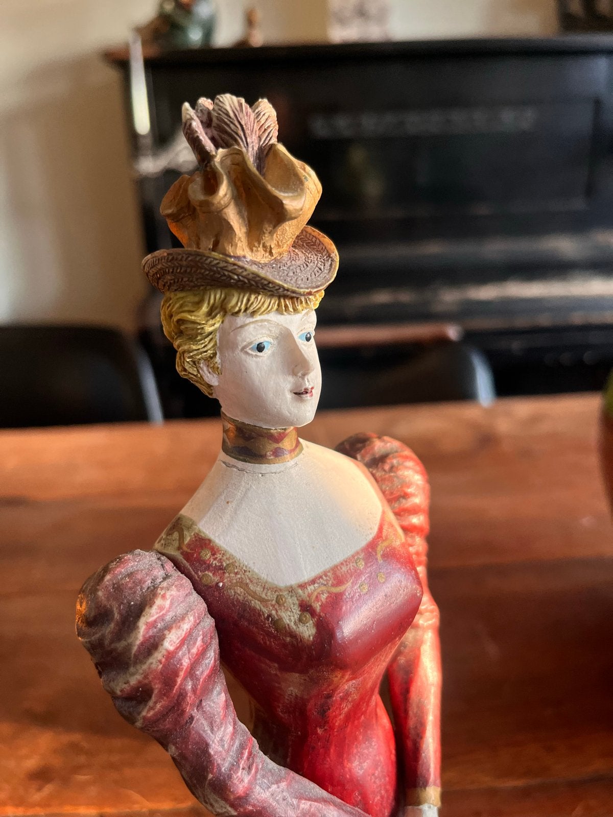 Vintage Houten Dame Beeldje met Parasol, Ophalen of Verzenden